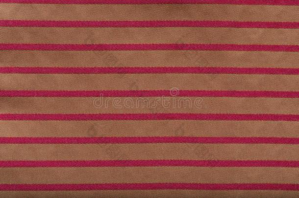 有色的有条纹的粗鄙的亚麻布织物特写镜头同样地背景.红色的-英语字母表的第7个字母