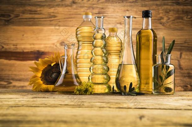 健康的油从向日葵,橄榄,油<strong>菜籽油</strong>.烹饪术油s采用