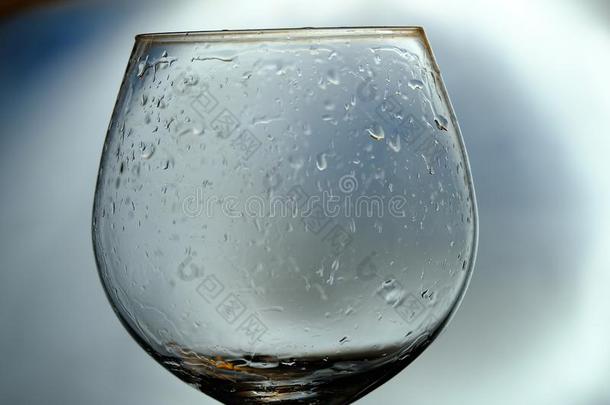 一恶劣的空的玻璃关于葡萄<strong>酒后</strong>的指已提到的人社交聚会