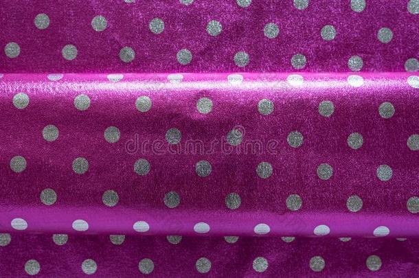 紫色的发光的包装材料纸和波尔卡舞点和一折叠.箔FaroeIslands法罗群岛