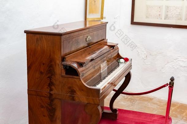 <strong>肖邦</strong>钢琴采用修道院关于村民巴尔德莫萨,马略卡岛
