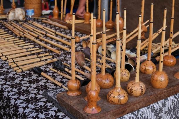 暴露关于撒丁人木管乐器器具,手工做的从专家