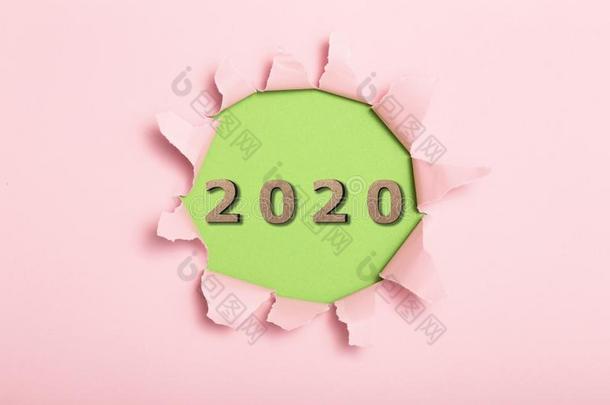 木制的轮廓日期2020采用圆形的<strong>形状</strong>洞采用卡<strong>纸板</strong>后面