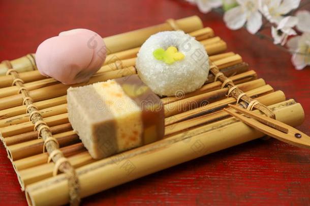 日本人方式蛋糕向指已提到的人竹子餐具