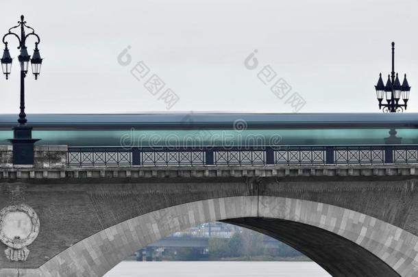 缆拉渡船demand需要皮埃尔桥和modemand需要rn有轨电车轨道采用Bordemand需要aux,法国.