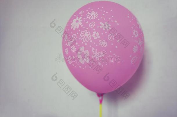 num.一美丽的粉红色的气球.集中向气球.