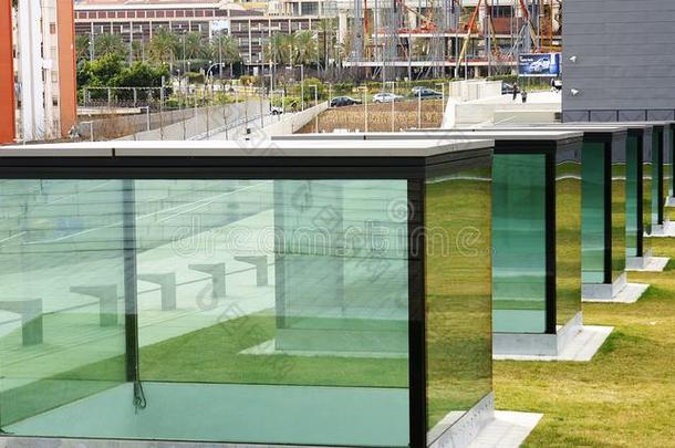 玻璃立方形的东西采用指已提到的<strong>人设</strong>计博物馆关于巴塞罗那