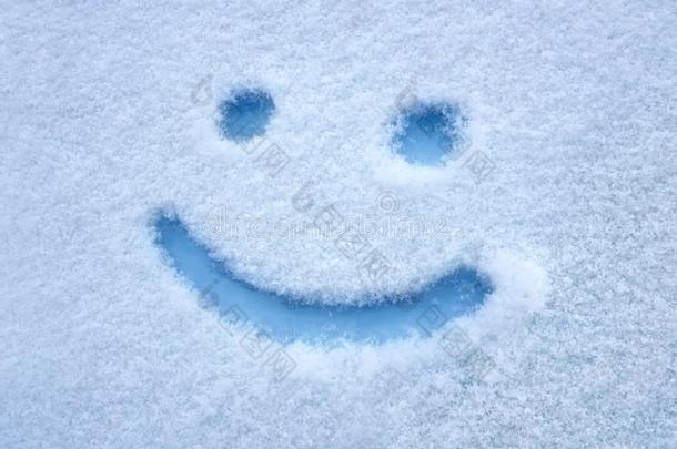 蓝色微笑向雪