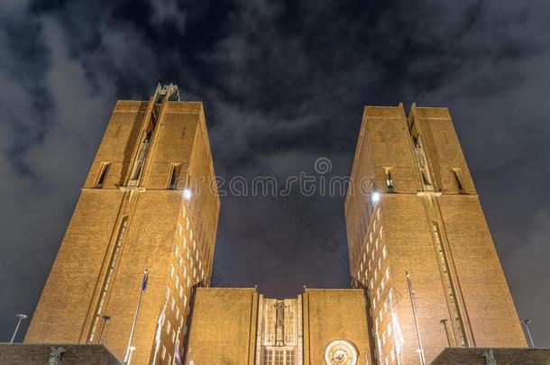 奥斯陆城市过道在夜,长的暴露,挪威,斯堪的纳维亚