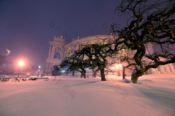 夜<strong>照片</strong>关于城市大街在的时候下雪.歌剧和<strong>芭蕾</strong>舞Thailand泰国