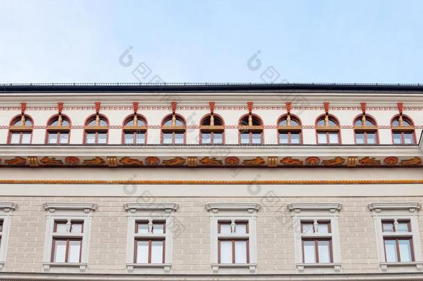 典型的奥斯特罗-匈牙利的正面和老的窗关于一cultur一l