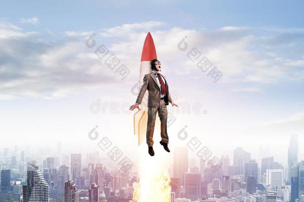 商人采用飞机驾驶员帽子fly采用g向火箭