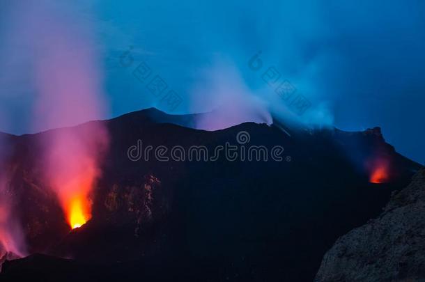 火山边缘<strong>之恋</strong>积极的火山