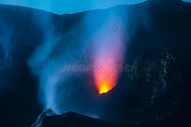 火山边缘之恋积极的火山