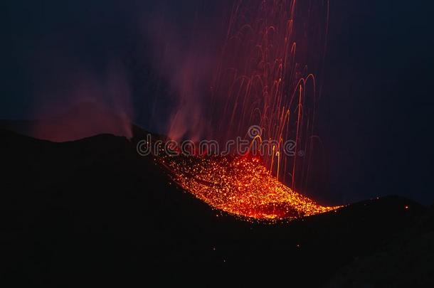 火山边缘<strong>之恋</strong>积极的火山