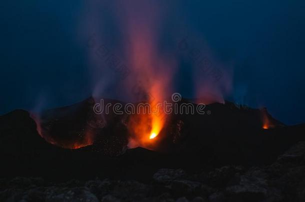 火山边缘之恋积极的火山