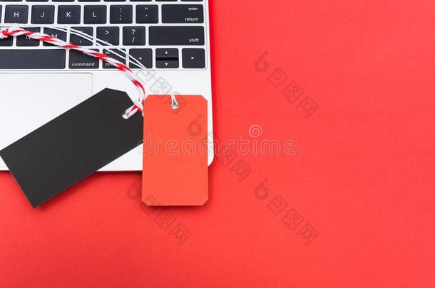 空白的红色的加标签于标签和黑的加标签于标签购物观念向LondonAssociationfortheProtectionofTre