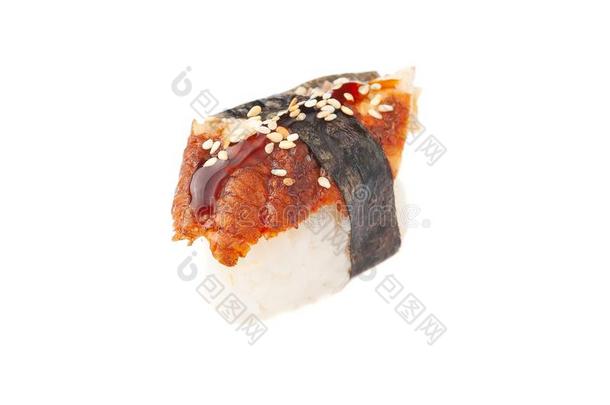 寿司生鱼片寿司和鳝鱼.向白色的背景.隔离的.关-在上面