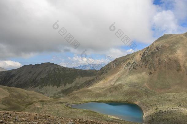 全景画关于湖景色采用mounta采用s,国家的公园栋巴伊,<strong>曲线</strong>下临界面积