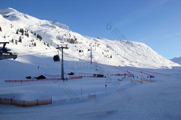祖尔和好色调频阿尔贝格滑雪滑雪道和缆绳<strong>汽车电梯</strong>