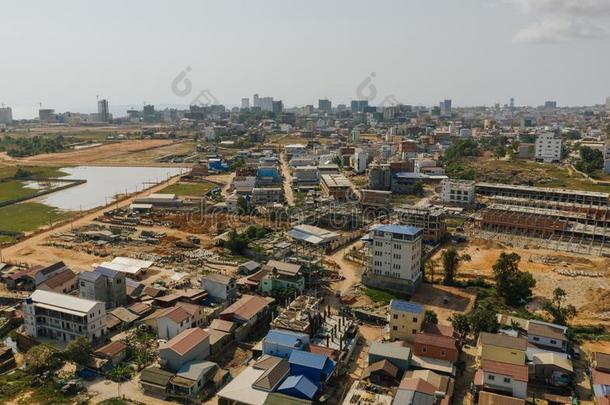 建筑物吊车和建筑物过程采用柬埔寨西哈努克维尔