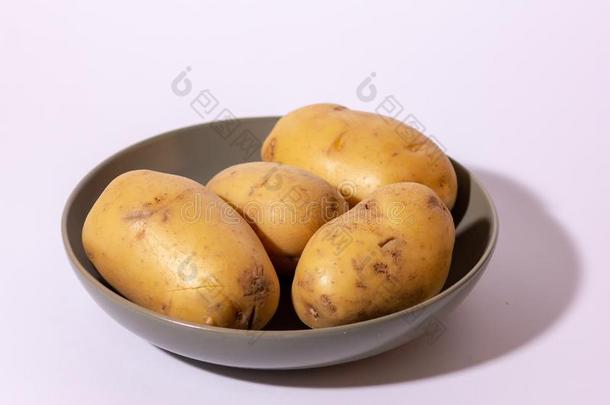 指已提到的人马铃薯是（be的三单形式一可以吃的块茎获得从指已提到的人pl一ts关于指已提到的人speciality专业