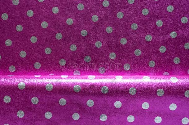 紫色的发光的包装材料纸和波尔卡舞点和一折叠.箔FaroeIslands法罗群岛