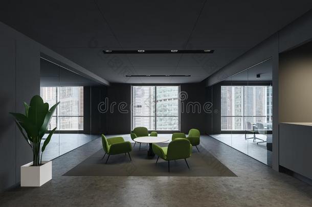 等候房间和绿色的扶手椅采用灰色办公室