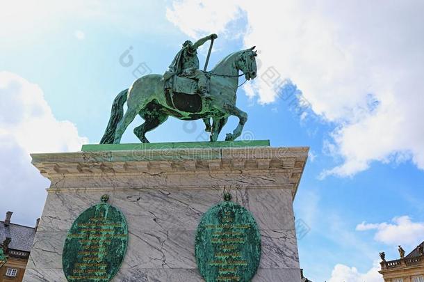 骑马的雕像关于国王弗雷德里克英语字母表的第22个字母哥本哈根丹麦