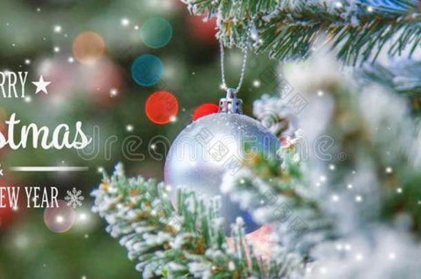 圣诞节树和装饰和礼物.精心选择的集中
