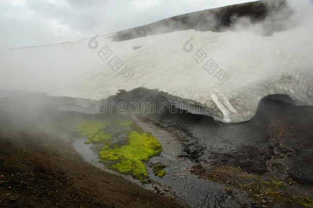 兰德曼纳劳卡-Hoskuldskali徒步旅行和停止在指已提到的<strong>人间</strong>歇喷泉