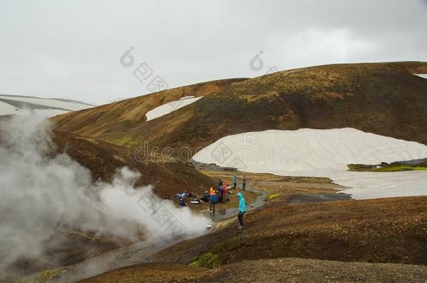 兰德曼纳劳卡-Hoskuldskali徒步旅行和停止在指已提到的人间歇喷泉