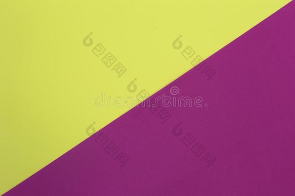 黄色的和紫色的关于卡纸板艺术纸