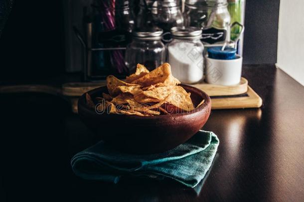 碗关于墨西哥玉米片,墨西哥人食物采用指已提到的人厨房