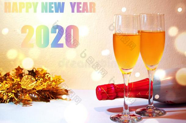 新的年庆祝和香槟酒和玻璃关于香槟酒和