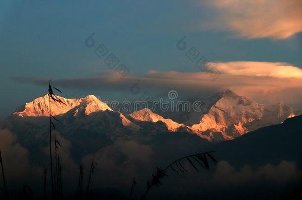 坎昌荣哈在的时候<strong>金色</strong>的小时,雪,山峰,风景,自然,