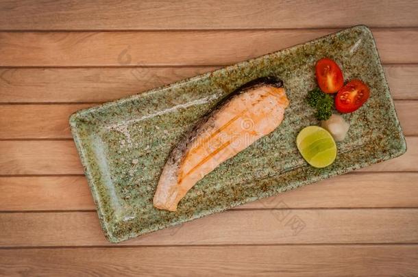 鲑鱼烤的采用日本人方式股份照片