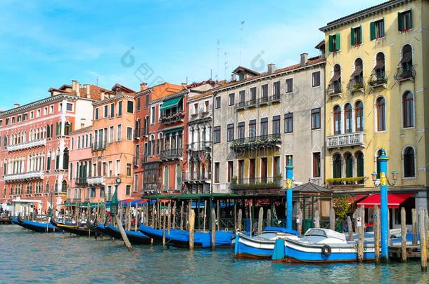 宏大的运河采用<strong>威尼斯</strong>,意大利show采用g<strong>伟大</strong>的建筑学,水,