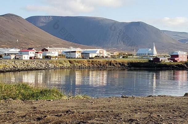 早的十月太阳采用斯卡卡斯特龙,冰岛