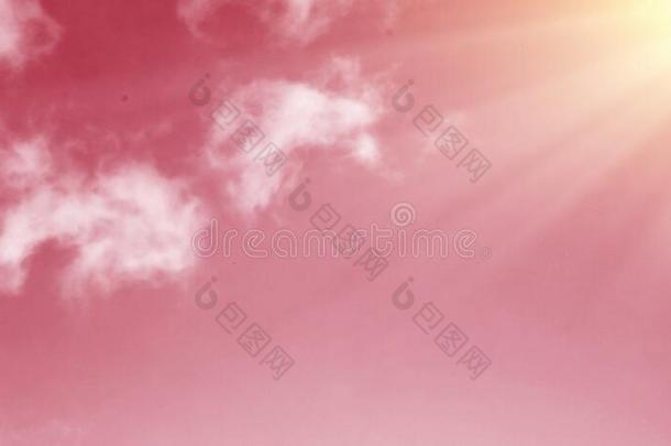 粉红色的天和自然的白色的云是一be一utifulb一ckgroundFaroeIslands法罗群岛