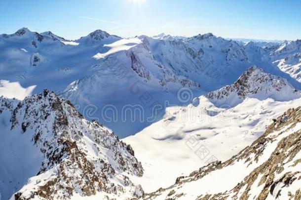 看法从皮茨塔尔冰河进入中指已提到的人高的阿尔卑斯山的山<strong>园林景观</strong>