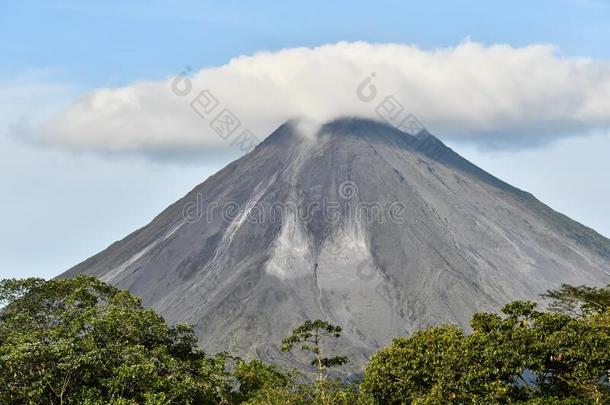 阿雷纳尔火山湖公园采用肋反向免疫细胞粘着中央的ame反向免疫细胞粘着