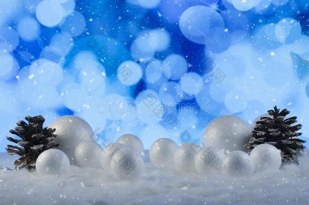 圣诞节作品和松树圆锥体和装饰的雪球农业的