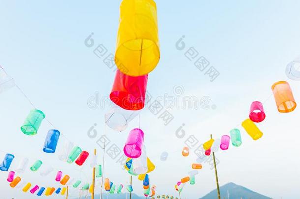 许多颜色关于纸灯笼装饰向Loykrat向g节日