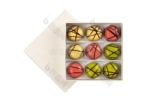 分类关于奢侈巧克力小糖果采用盒向白色的后台