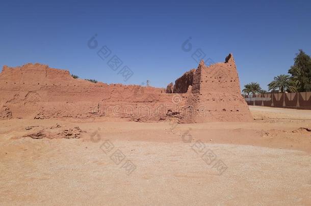 我一ux.用以构成完成式及完成式的不定式一照片关于一historic一ll一ndm一rk采用指已提到的人沙漠关于阿尔及尔