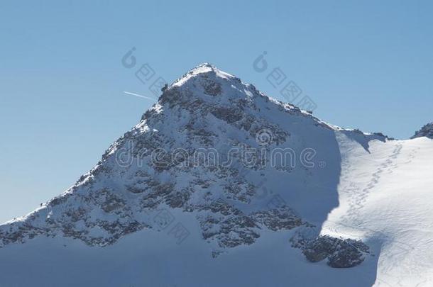 montane山地森林duty义务博涅梅里贝尔英国压力单位托伦斜坡看法日落下雪的人名