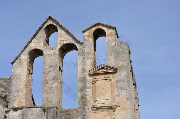 精神的撤退和反映采用指已提到的人修道院,法国