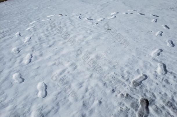 心下雪的脚印