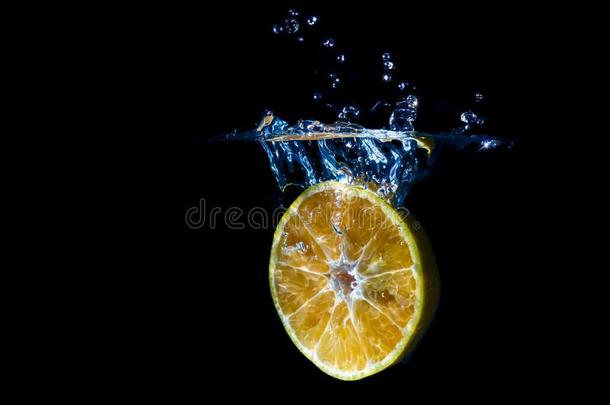 橙落下进入中指已提到的人水到为止指已提到的人海绵劈叉美丽地